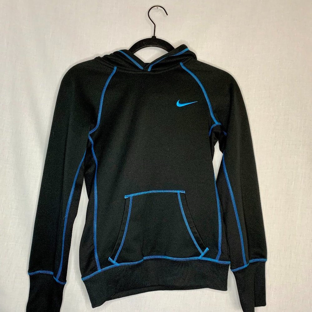 Women's XS Nike Fleece Therma-FIT hoodie